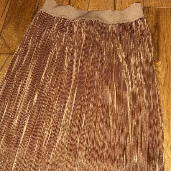 High waisted pleated summer midi skirt - Picture 3 of 6